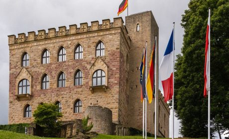 Offene Stelle bei der Stiftung Hambacher Schloss